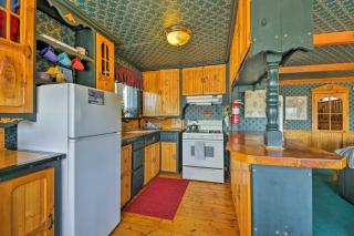 Walk to Lake Cabin with Deck and Views in Fawnskin - Fawnskin - 4