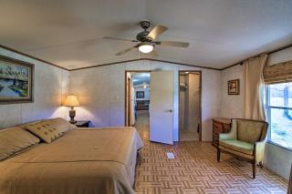 Quiet Utopia Cabin with Deck and Mountain Views! - 3