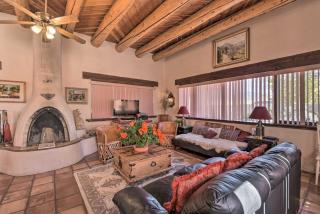 Eclectic El Prado Home with Hot Tub Near Downtown! - El Prado - 7