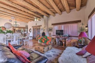 Eclectic El Prado Home with Hot Tub Near Downtown! - El Prado - 6