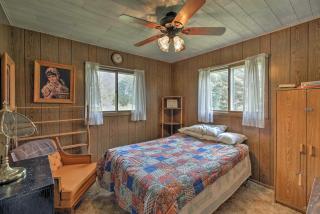 Walk to Green Lake and Beach Cozy Cabin with Deck - - 1