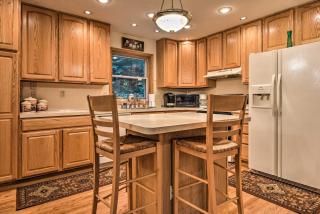 Pocono Mountain Home with 3 Community Lakes! - Gouldsboro - 4