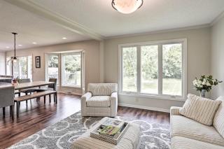 Plymouth House Walk to Beach and Medicine Lake! - 6