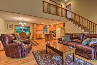 Pocono Mountain Home with 3 Community Lakes! - Gouldsboro - 6