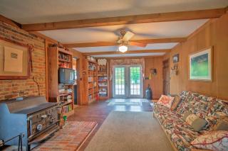 Dayton Home with Pool and Deck on 37 Private Acres! - Dayton - 2