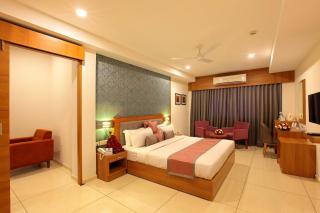 Hotel Samrat - 0