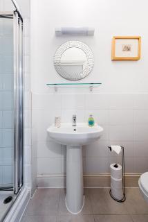 Heart of Ealing Apartment with Garden - Londra - 6