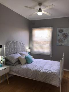 Cute and Cosy II - Events, Workers, Getaways. - Murray Bridge - 6