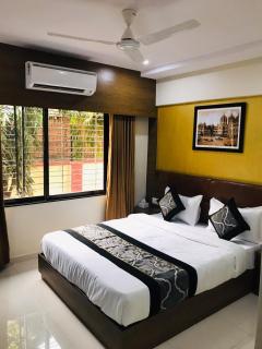 Hotel Crystal Luxury Inn- Bandra - Mumbai - 9