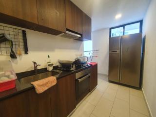 Landmark by Katana 3BR Romantic Luxury Seaview Homestay Gurney无敌海景三房套房 - Tanjong Tokong - 4