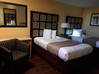 Motel M Lewisburg - 1