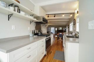 Allegra's Cottage - Eureka - 3