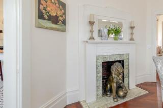 Lilac Victorian Downstairs - 7