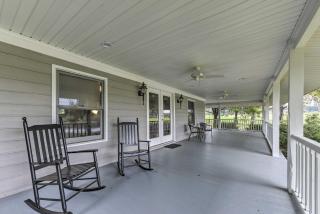 Remodeled Pittsboro Farmhouse Sitting on 220 Acres - Pittsboro - 8