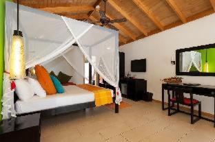 Vilamendhoo Island Resort & Spa - 7