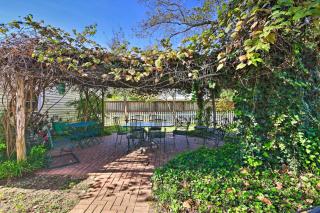 Historic Grape Arbor House Less Than 2 Blocks to Main St - Fredericksburg - 9