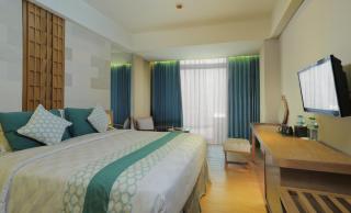 Bedrock Hotel Kuta - Kuta - 9