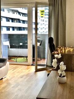 2 BR apartment next to metro U1 and Garage Parking - Wien - 0
