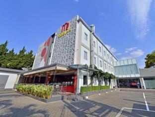 Zodiak Sutami by KAGUM Hotels - Bandung - 4