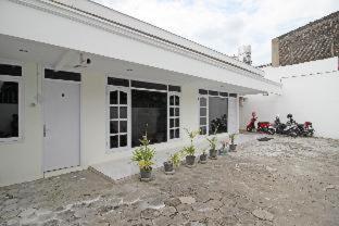 RedDoorz near Terminal Tirtonadi - Solo - 3