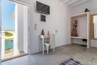 Manolis And Filio Home -By The Sea - Pachaina - 1