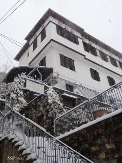 Charis Guesthouse - 9