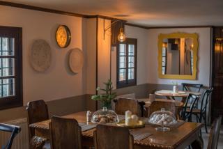 Charis Guesthouse - 2