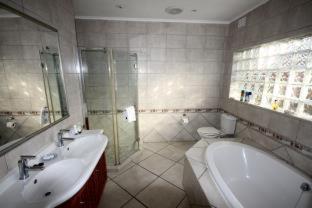 Whalesong Guest House - St Lucia - 5