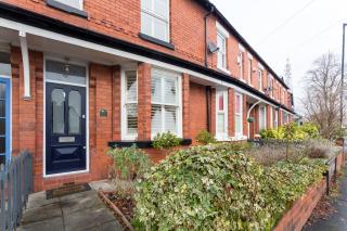 Stamford Park Road by YourStays, A wonderful family townhouse in a superb location! - Altrincham - 4