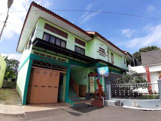 OYO Life 2884 Wisma Jatnika Syariah - 9
