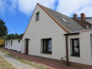Bülows Ferienwohnung mit 2 Schlafzimmern - Klein Zicker - 9
