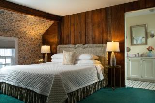 Chesterfield Inn - 1