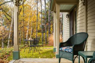 Chesterfield Inn - 2