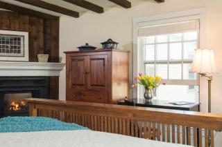 Chesterfield Inn - 3