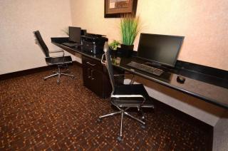 Best Western Plus Lytle Inn and Suites - 1