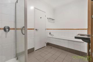 QV Absolute Waterfront with Carpark (481) - 3