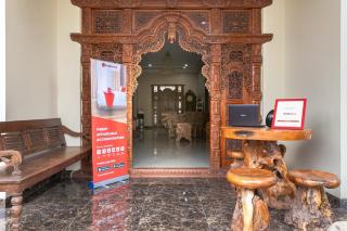 RedDoorz Syariah near Exit Toll Banyumanik Semarang - Srondolwetan - 3