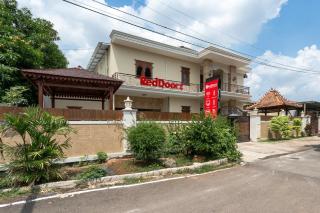 RedDoorz Syariah near Exit Toll Banyumanik Semarang - Srondolwetan - 7