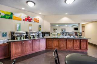 Quality Inn & Suites Lawrence - University Area - Lawrence - 1
