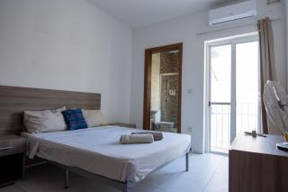 Seafront Room - Msida - 7