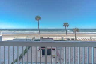 Direct oceanfront, fantastic ocean view, separate bedroom ! - Pools open ! - 5