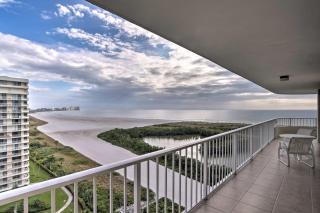 Beachfront Marco Island Resort Condo with Pool! - Marco Island - 9