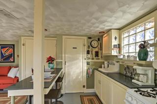 4 Mi to Dtwn! Fort Worth Cottage with Shared Pool - 6