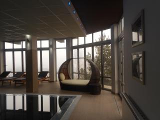 Milmari - Breakfast and pool - 8