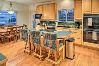 Ketchikan Home Bay Views, half Mi to Hiking Trails - 4