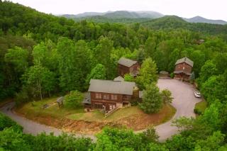 Hot Tub & Deck: Cabin Near Smoky Mtn Trails! - 7
