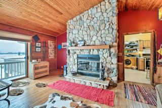 Updated Cabin on 7 Acres - Day Trip to Lake Geneva - Burlington - 3