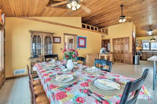 Updated Cabin on 7 Acres - Day Trip to Lake Geneva - Burlington - 1