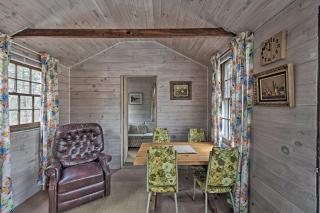 Cozy Vineyard Haven Cottage Less Than 1 Mi to Beach! - 1