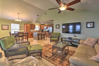 Beach Access, Fishing Pier & Views: Galveston Home - 9